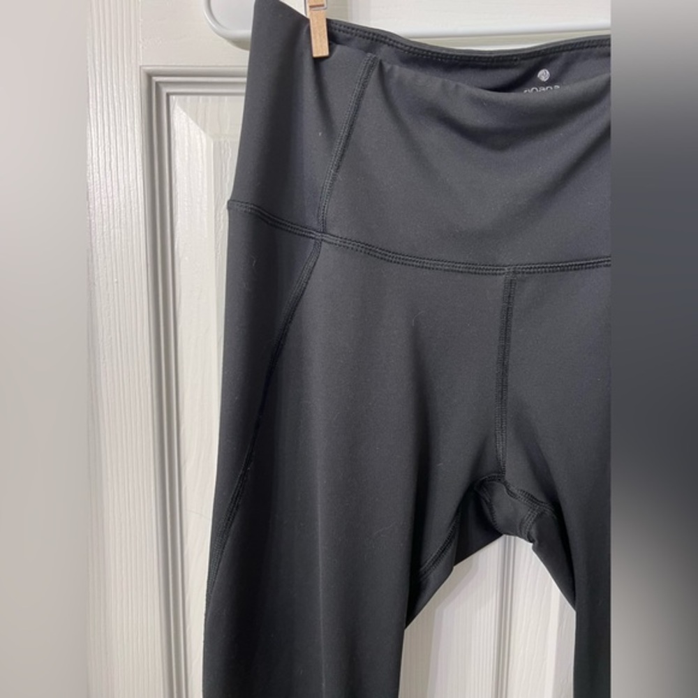 Black Capri Leggings